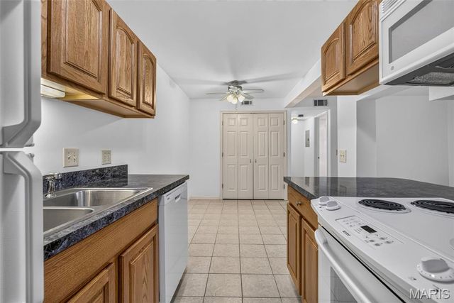 1211 Mangrove Lane 6, St Louis, MO 63125