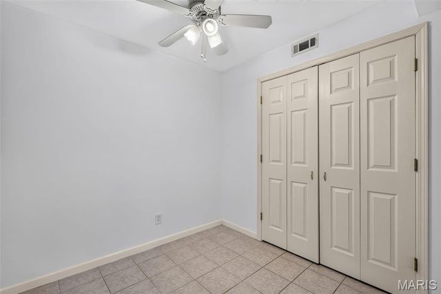 1211 Mangrove Lane 6, St Louis, MO 63125