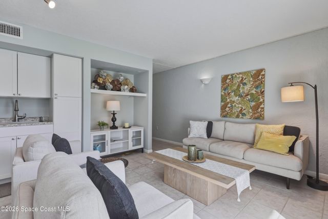 1209 E New Haven Avenue 104, Melbourne, FL 32901