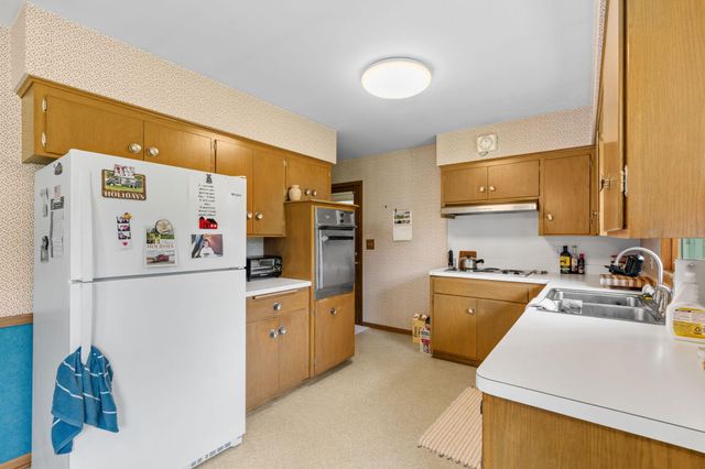 413 Whitegate Lane, Minnetonka, MN 55391