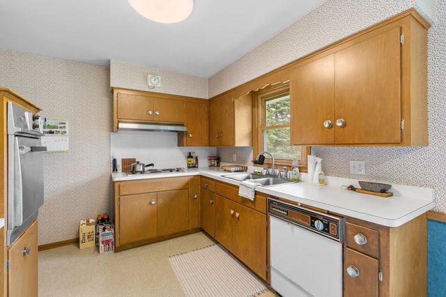 413 Whitegate Lane, Minnetonka, MN 55391