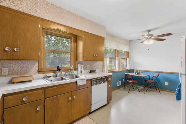 413 Whitegate Lane, Minnetonka, MN 55391