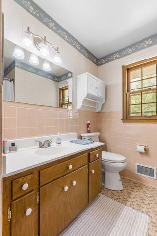 413 Whitegate Lane, Minnetonka, MN 55391