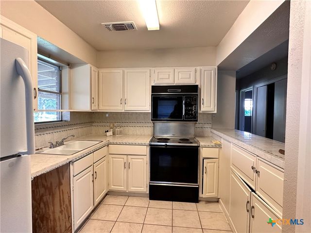1009 Hazelton Street, San Marcos, TX 78666