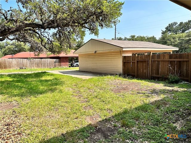 1009 Hazelton Street, San Marcos, TX 78666