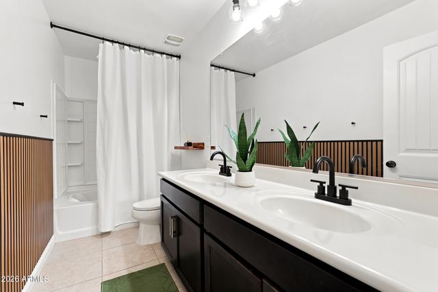2389 N RILEY Road, Buckeye, AZ 85396