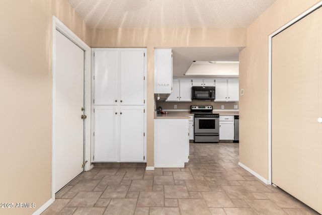 10413 E SILVERTREE Drive, Sun Lakes, AZ 85248