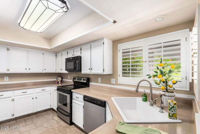 10413 E SILVERTREE Drive, Sun Lakes, AZ 85248