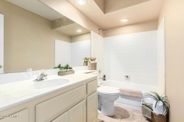 10413 E SILVERTREE Drive, Sun Lakes, AZ 85248