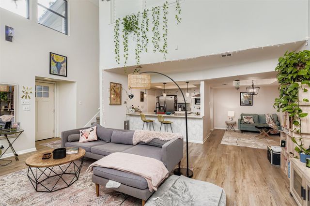 3305 W William Cannon DR A, Austin, TX 78745