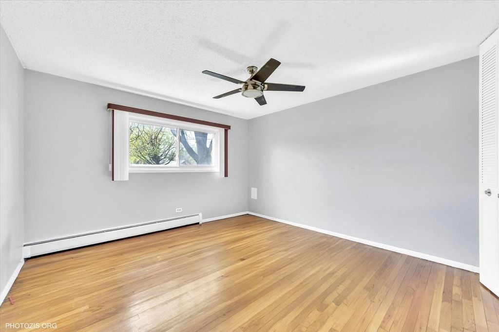 Image 11 of property listing at 9205 Potter Road 1C, Des Plaines, IL 60016