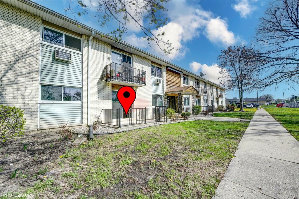 Image 14 of property listing at 9205 Potter Road 1C, Des Plaines, IL 60016