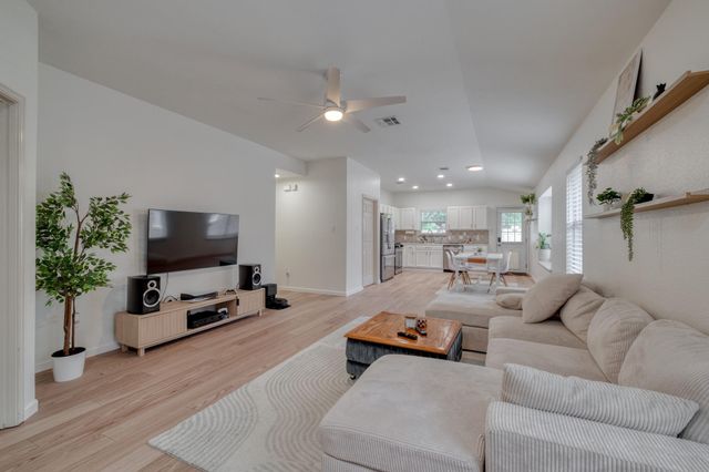 436 Grey Feather CT, Round Rock, TX 78665