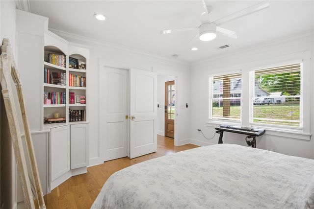 307 S Depot Street, Seneca, SC 29678