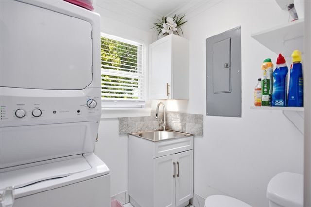 307 S Depot Street, Seneca, SC 29678