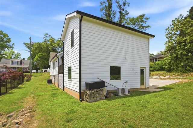 307 S Depot Street, Seneca, SC 29678
