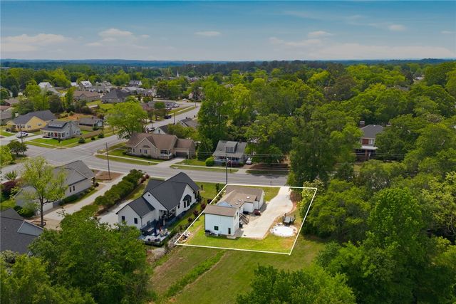 307 S Depot Street, Seneca, SC 29678