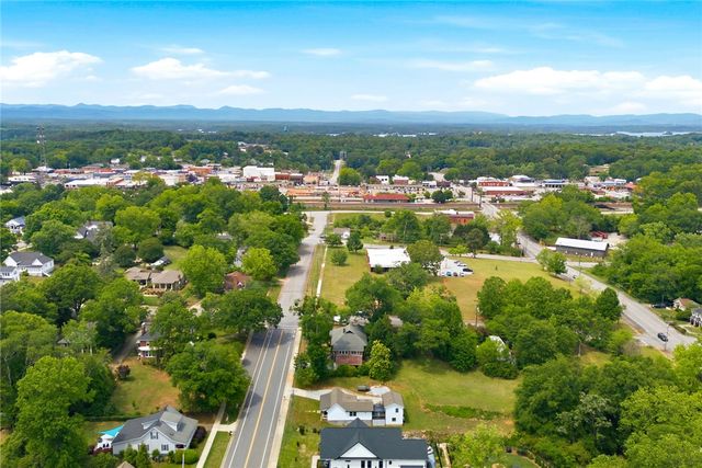 307 S Depot Street, Seneca, SC 29678