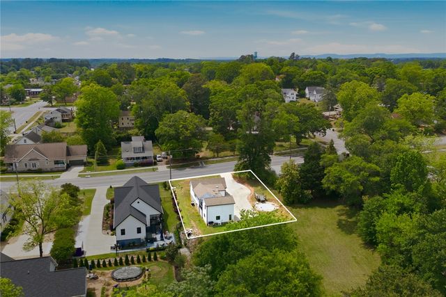 307 S Depot Street, Seneca, SC 29678