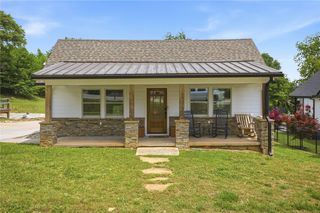 307 S Depot Street, Seneca, SC 29678