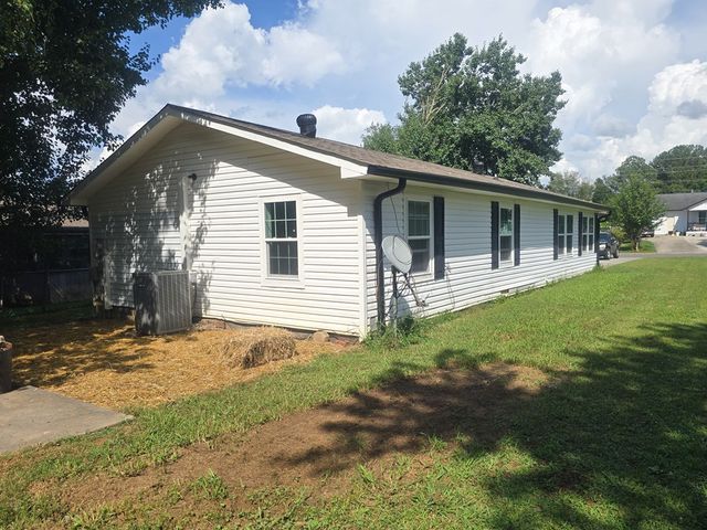 106 Santa Fe Trail NW, Dalton, GA 30721