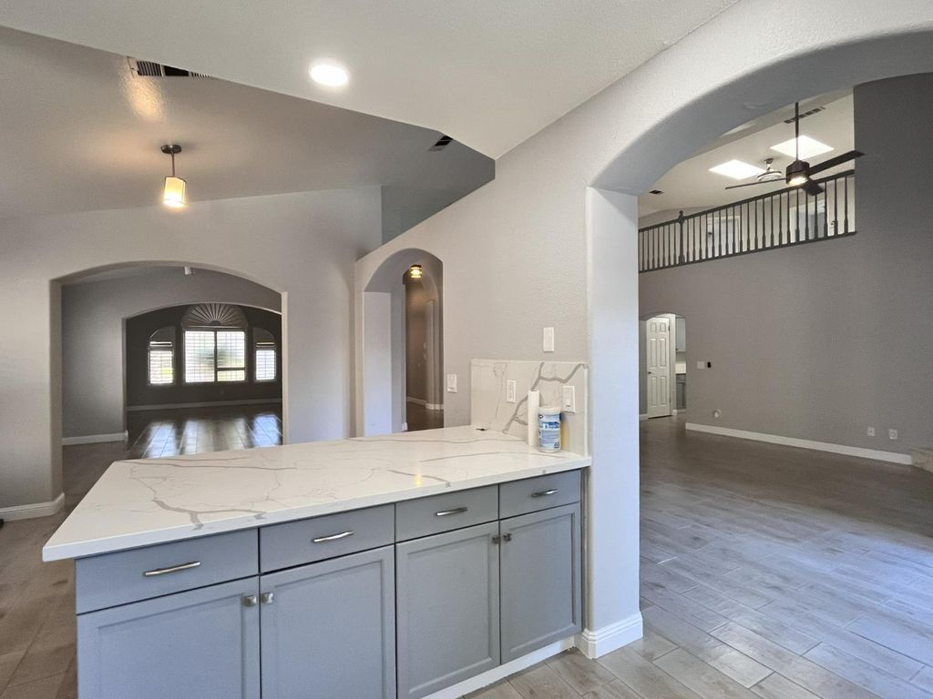 Image 13 of property listing at 3278 Magnolia Avenue, Clovis, CA 93611