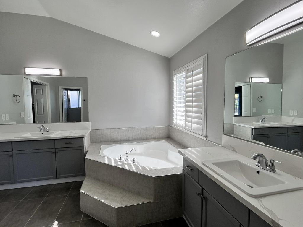 Image 23 of property listing at 3278 Magnolia Avenue, Clovis, CA 93611
