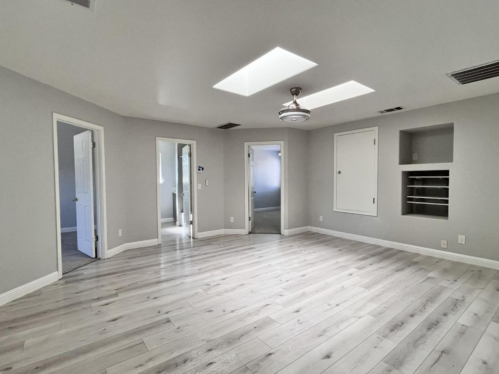Image 27 of property listing at 3278 Magnolia Avenue, Clovis, CA 93611