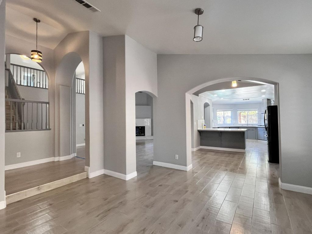 Image 8 of property listing at 3278 Magnolia Avenue, Clovis, CA 93611