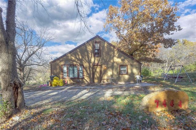 7444 Barnes Drive, Kansas City, KS 66109