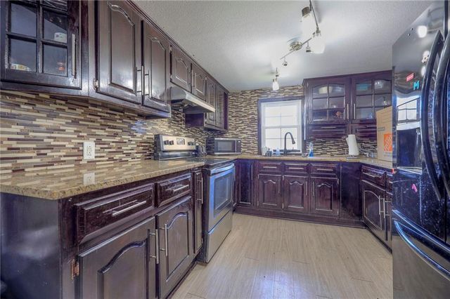 7444 Barnes Drive, Kansas City, KS 66109