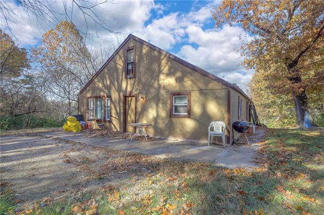 7444 Barnes Drive, Kansas City, KS 66109