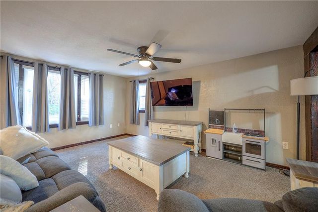 7444 Barnes Drive, Kansas City, KS 66109