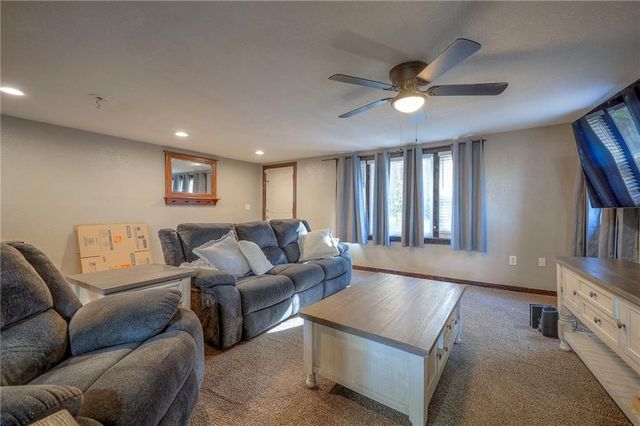 7444 Barnes Drive, Kansas City, KS 66109