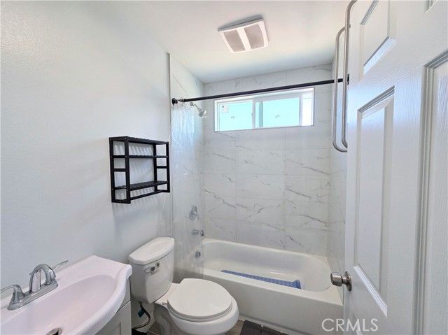 720 W Cherry St, Compton, CA 90222