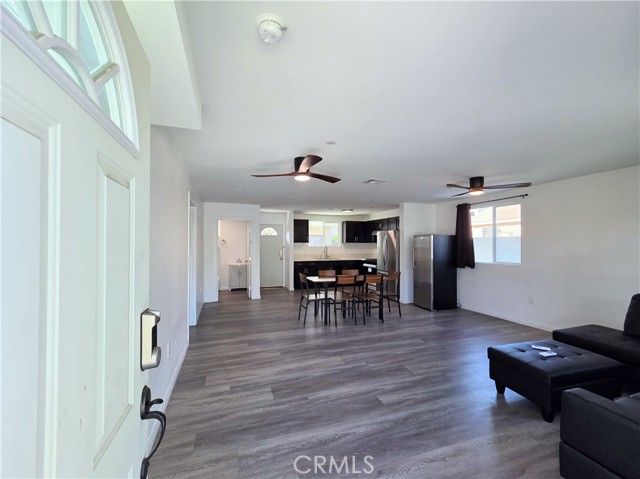 720 W Cherry St, Compton, CA 90222