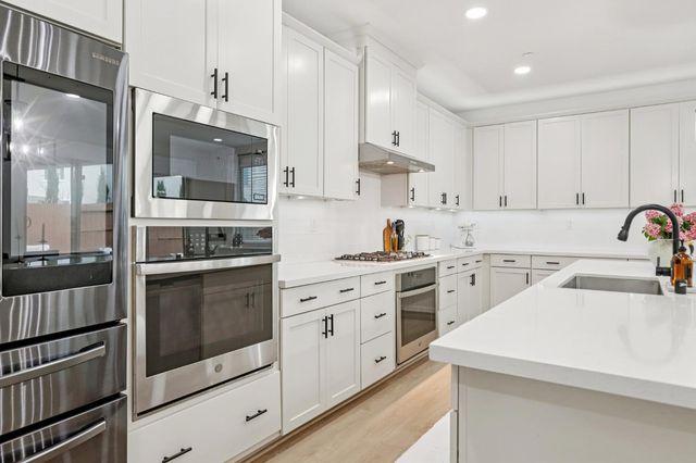 3041 Brandenburber Dr, Roseville, CA 95747