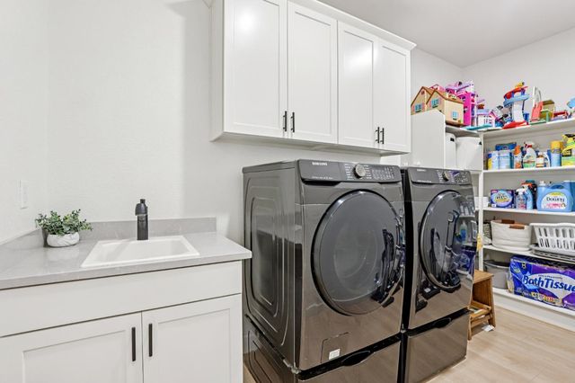 3041 Brandenburber Dr, Roseville, CA 95747