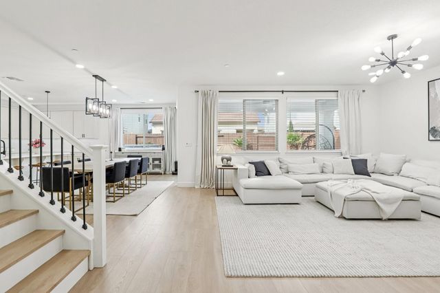 3041 Brandenburber Dr, Roseville, CA 95747