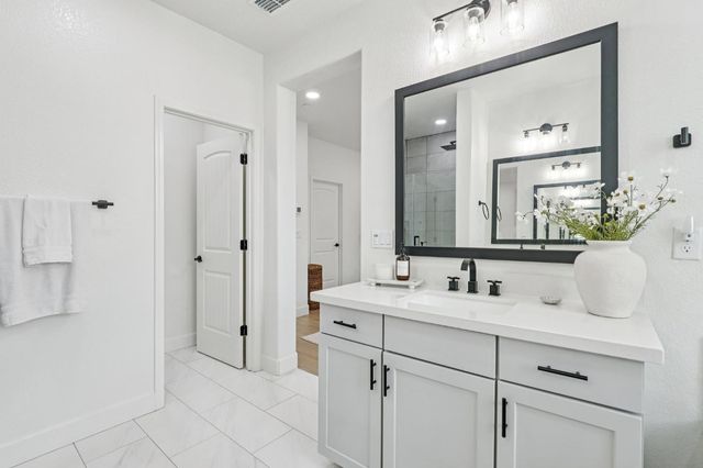 3041 Brandenburber Dr, Roseville, CA 95747