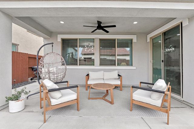 3041 Brandenburber Dr, Roseville, CA 95747