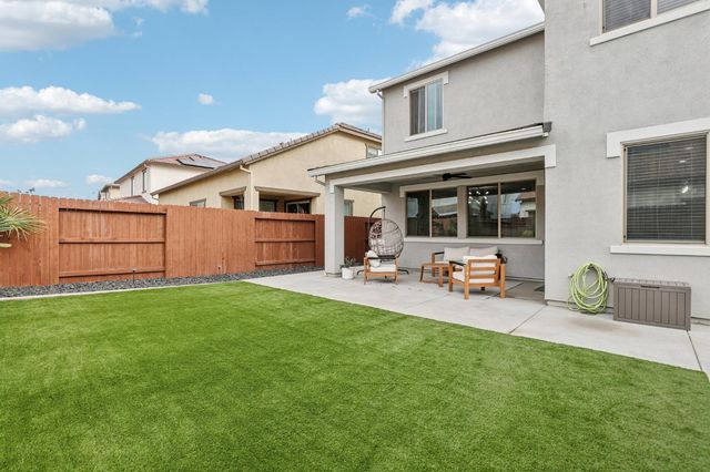 3041 Brandenburber Dr, Roseville, CA 95747