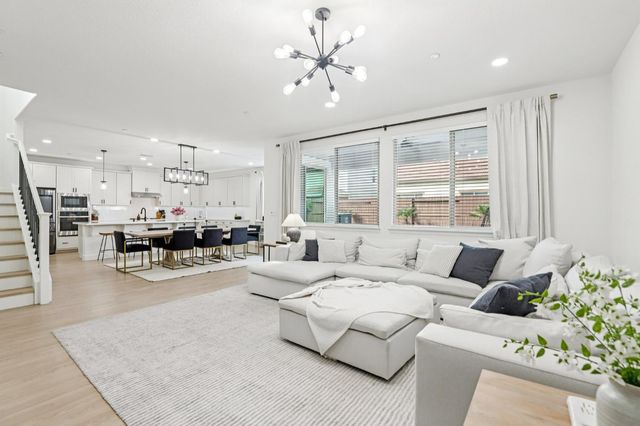 3041 Brandenburber Dr, Roseville, CA 95747