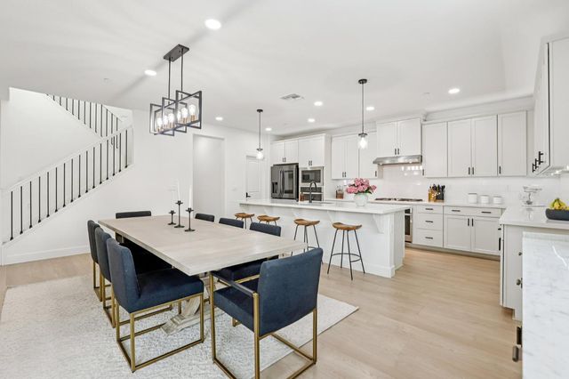 3041 Brandenburber Dr, Roseville, CA 95747