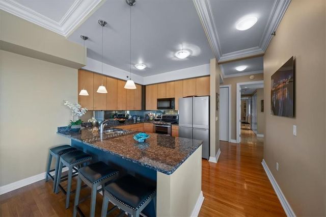 4950 Central Street 606, Kansas City, MO 64112