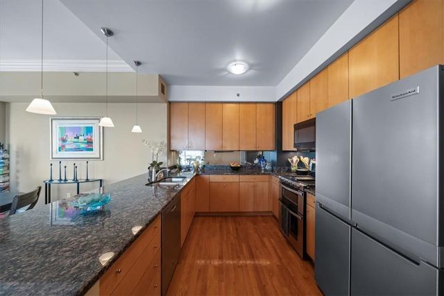 4950 Central Street 606, Kansas City, MO 64112