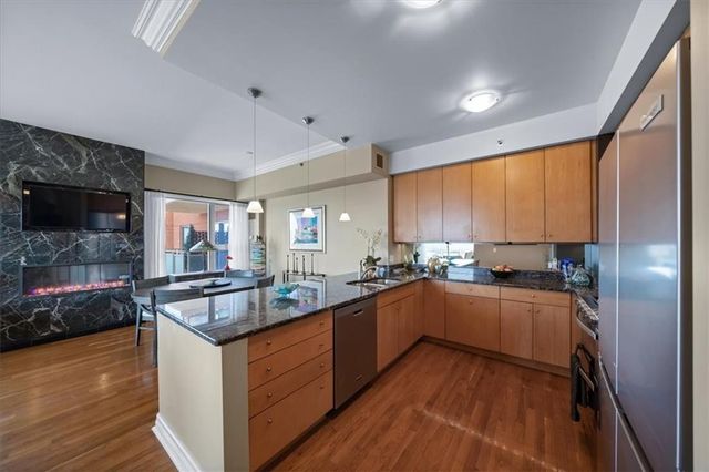 4950 Central Street 606, Kansas City, MO 64112