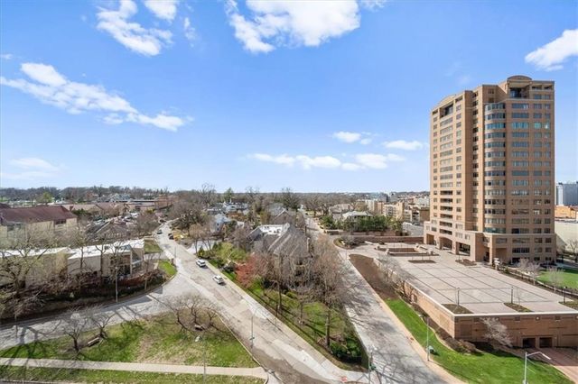 4950 Central Street 606, Kansas City, MO 64112