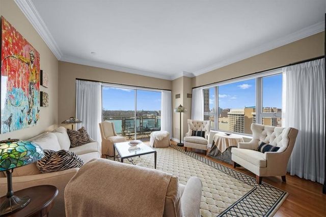 4950 Central Street 606, Kansas City, MO 64112