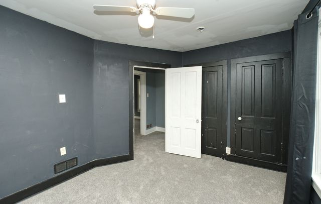 726 10th Avenue S, Clinton, IA 52732